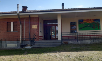 Cossano, mani alzate e scuola chiusa: la politica sceglie la resa