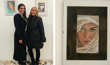 Daniela Martini con l'ex Bela Tolera del Carnevale di Chivasso Silvia Poncini, presente all'inaugurazione della mostra