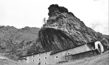 San Besso, il santo che unisce il Canavese: devozione, leggende e memoria