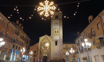 50 mila euro per luci e mapping: le strategie per il Natale servono davvero al commercio di Chivasso?