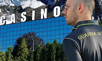 L&rsquo;inchiesta sul Casin&ograve; di Saint-Vincent travolge 33 persone. Perquisizioni a Volpiano, Moncalieri, San Mauro e nel Vercellese