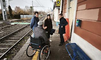 Volpiano e San Benigno stazione ferroviarie da vergognarsi: Pasquale porta in tour l'assessora e il consigliere regionale