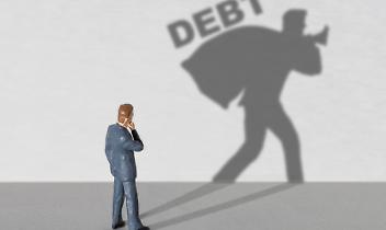 Fabbrica svuotata e milioni spariti