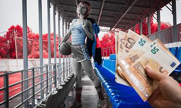 Via Grazioli diventa un caso politico