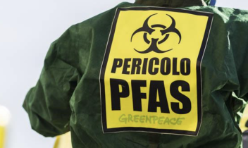 Italia avvelenata. Respiriamo "veleni" ogni giorno e non ce ne accorgiamo