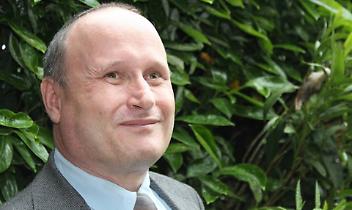 &ldquo;Lei &egrave; cieco? Allora copi questa lettera&rdquo;. Il concorso Asl finisce nel grottesco