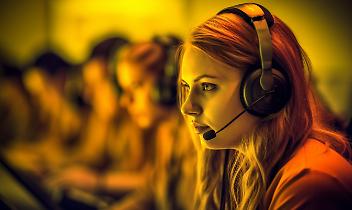 Konecta se ne va da Ivrea: 700 lavoratrici e lavoratori spinti verso l&rsquo;uscita. Le reazioni del mondo politico