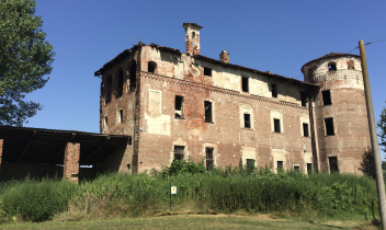 Castello di Parpaglia, tetto volato e soldi buttati: il monumento dimenticato dalla Regione