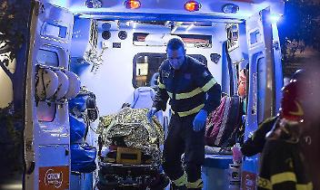 Auto si ribalta sulla Tangenziale Nord: traffico in tilt verso corso Regina