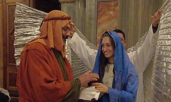 Sotto la pioggia, il Natale vero di Favria