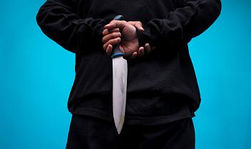 Pranzo di Natale finisce nel sangue a Pino Torinese: accoltellati padre e figlio di Settimo