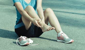 Scivola nel buio e resta bloccata