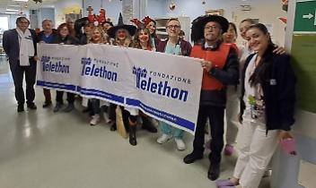 La Befana di Telethon arriva in Pediatria: doni ai bambini ricoverati a Chivasso