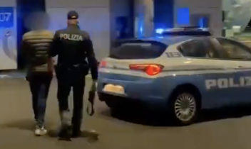 Latitante rientra dal Marocco e viene arrestato a Caselle: era ricercato per un traffico internazionale di droga (VIDEO)