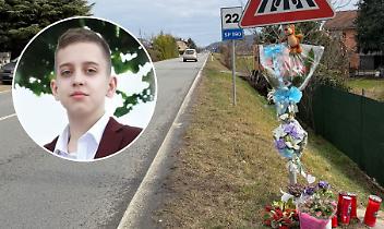 Lutto cittadino per il funerale di Mark, lo studente di 14 anni investito sulla provinciale 590