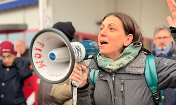 Primotecs Avigliana, presidio davanti ai cancelli per difendere 158 posti di lavoro e chiedere una vera politica industriale