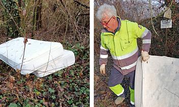 Materassi buttati nel bosco: una vergogna nel chivassese. La fotogallery dell'incivilt&agrave;