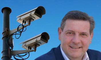 Videosorveglianza a Borgaro, il sindaco chiude il confronto all'opposizione: &ldquo;Non posso rispondere alle vostre insoddisfazioni". Scoppia la bufera