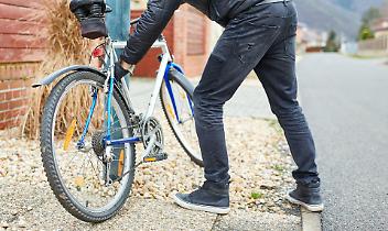 Furto della bicicletta nell&rsquo;androne: quando il condominio diventa &ldquo;privata dimora&rdquo;