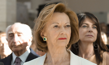 Alba in lacrime per Maria Franca Ferrero: l&rsquo;ultimo abbraccio alla &ldquo;signora&rdquo; della citt&agrave;