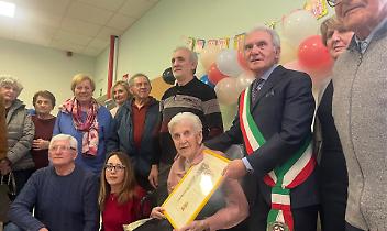 I primi cento anni di Esterina. Quando un paese festeggia le sue radici