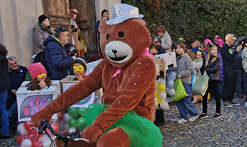 Una delle maschere del Giro del Br&euml;nlou 