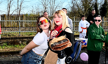 Volpiano, carri e maschere invadono le strade: il Carnevale entra nel vivo