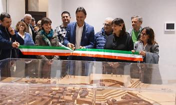 Volpiano: taglio del nastro per il nuovo polo culturale della ex scuola di via Botta