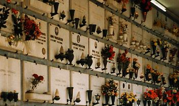 Borgaro, quanti loculi restano? Interrogazione sulla gestione del cimitero