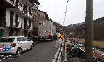 Cantiere sulla SP1 a Traves: senso unico alternato e limite a 30 km/h fino a fine lavori