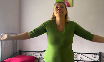 In cinque pi&ugrave; un gatto in 37 metri quadri di casa. Succede nelle case popolari di via Monte Ferrando