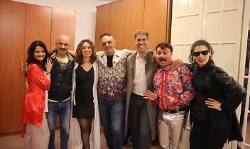 Borgaro sceglie il teatro: successo per &ldquo;Taxi per 2&rdquo; al Teatro Italia - VIDEO 