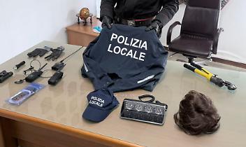 Volpiano, auto &ldquo;civetta&rdquo;, sirene e targhe false