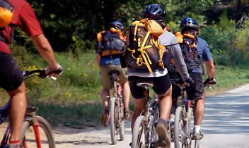 100 km per 100 colori: una carovana in bici per l&rsquo;inclusione tra Canavese ed Eporediese