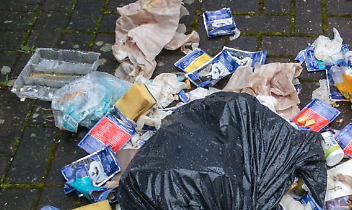 Rifiuti abbandonati? Scoperti i colpevoli dietro il cimitero di Leini