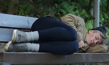 Lo hanno visto, aiutato, cercato: poi il senzatetto &egrave; sparito