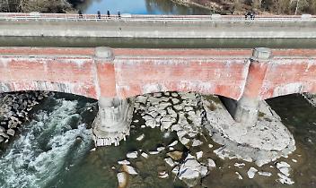 Disastro sulla Dora Baltea: fiume in secca per i lavori. L'allarme lanciato dal WWF: "Situazione gravissima"