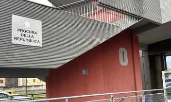 Al culmine di una lite, d&agrave; una testata alla vicina di casa di appena 20 anni: a Ivrea il Processo