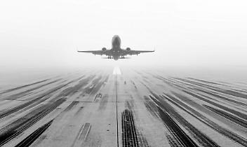 Nebbia all'aeroporto di Cagliari, sette voli in arrivo dirottati ad Alghero
