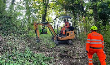 Sentieri liberati da frane e alberi caduti: continua il lavoro dei volontari a San Raffaele Cimena