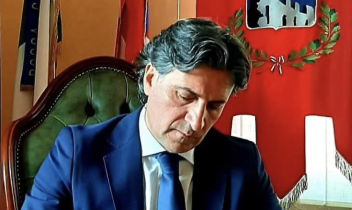 Rocca Canavese, bufera sugli alberi tagliati: il sindaco sbotta