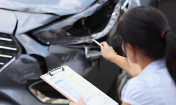 Auto fuori controllo 