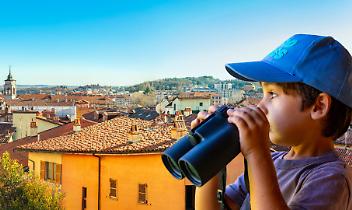 Il vicino ti osserva (ma per sicurezza): la proposta di Fratelli d&rsquo;Italia