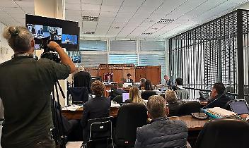 Il processo Echidna si svolge in un'aula poco distante al punto in cui &egrave; stato lanciato l'ordigno