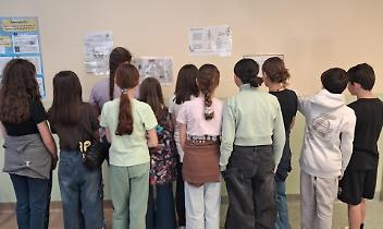 Ivrea, i disegni dei bambini nella sala d&rsquo;attesa della Radiologia