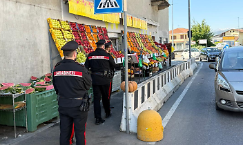 Blitz dei Nas in corso Vercelli: 15 mila euro di multe al negozio sotto accusa