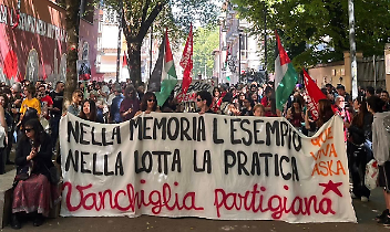 25 aprile a Vanchiglia. Memoria e tensioni davanti ad Askatasuna. Una targa per Ambrogio Furlan