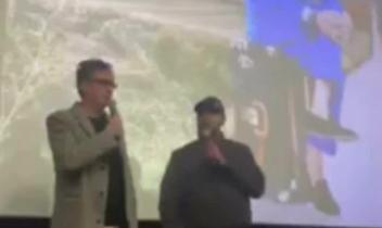 Checco Zalone a sorpresa in un cinema a Bari: il saluto ai fan dopo il lancio di "Buen Camino" (VIDEO)