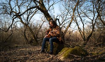 "Beside Flows the River": negli store digitali il nuovo album di Davide Tosches