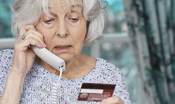 "Corra in Comune! La sua carta di credito &egrave; stata clonata": truffatori svaligiano una casa